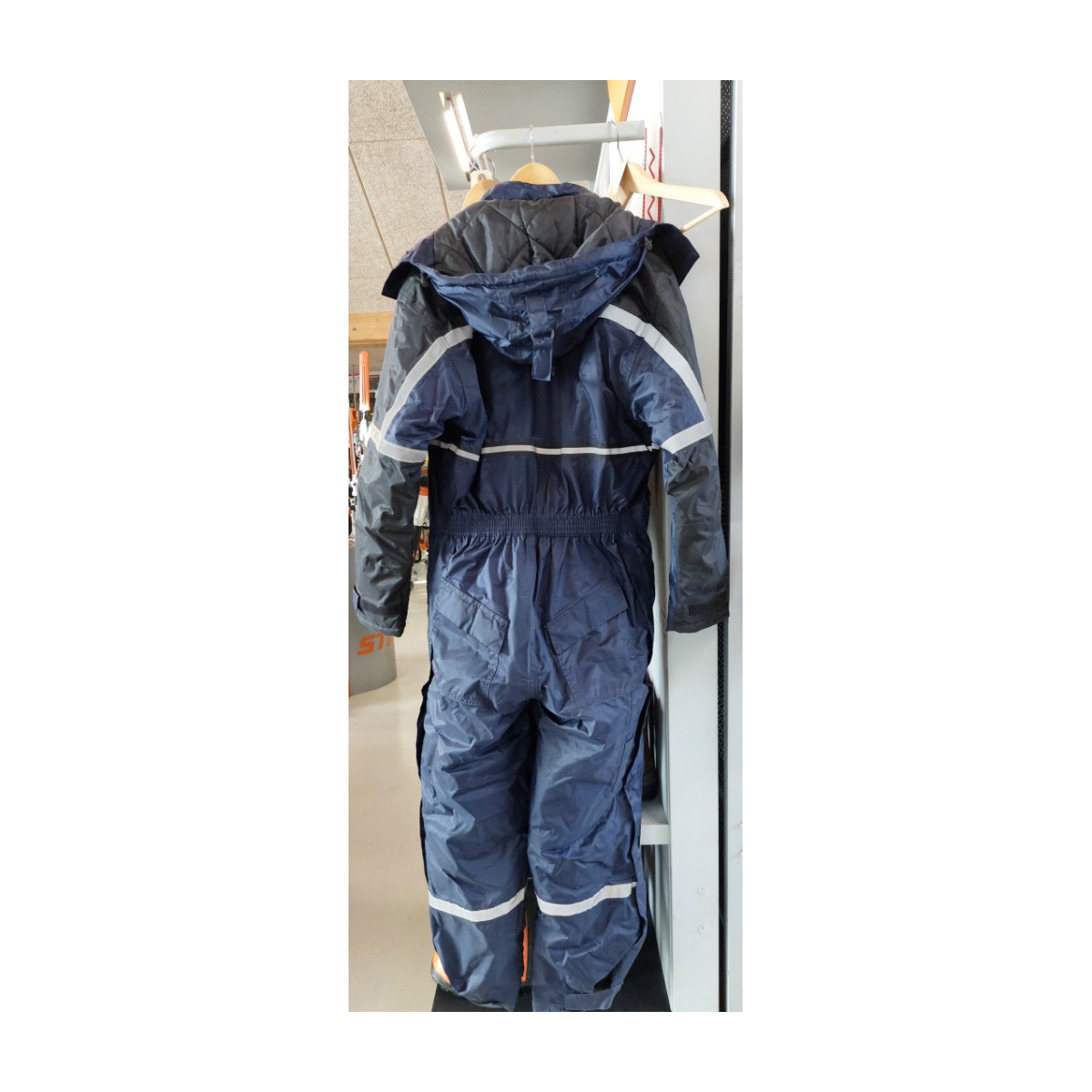 TERMOKEDELDRAGT I FLERE STØRRELSER.